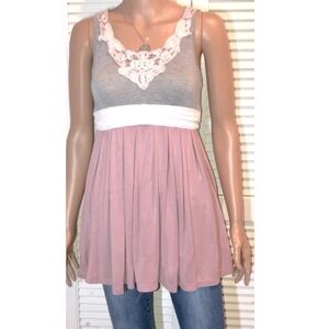XXI Sleeveless Babydoll Knit Blouse Embroidered floral design Gray and Mauve S